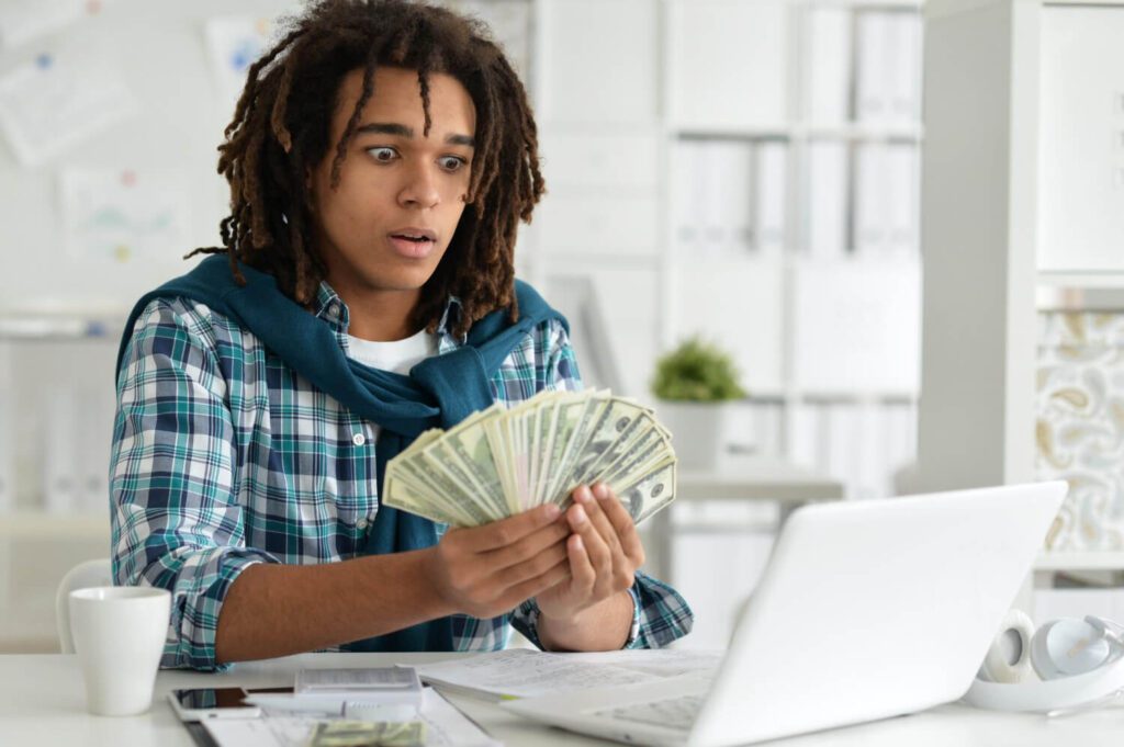 online courses
passive income online courses
sell online courses
create online course
make money teaching online
digital course business
online education income
course creator business
online learning platforms
teach online and earn money