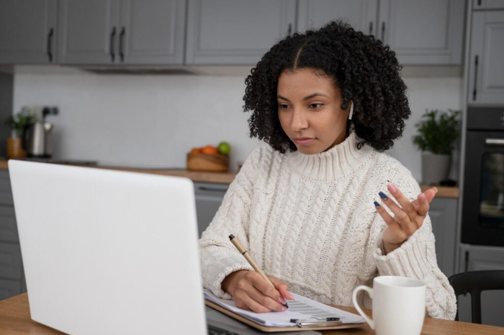 online courses
passive income online courses
sell online courses
create online course
make money teaching online
digital course business
online education income
course creator business
online learning platforms
teach online and earn money